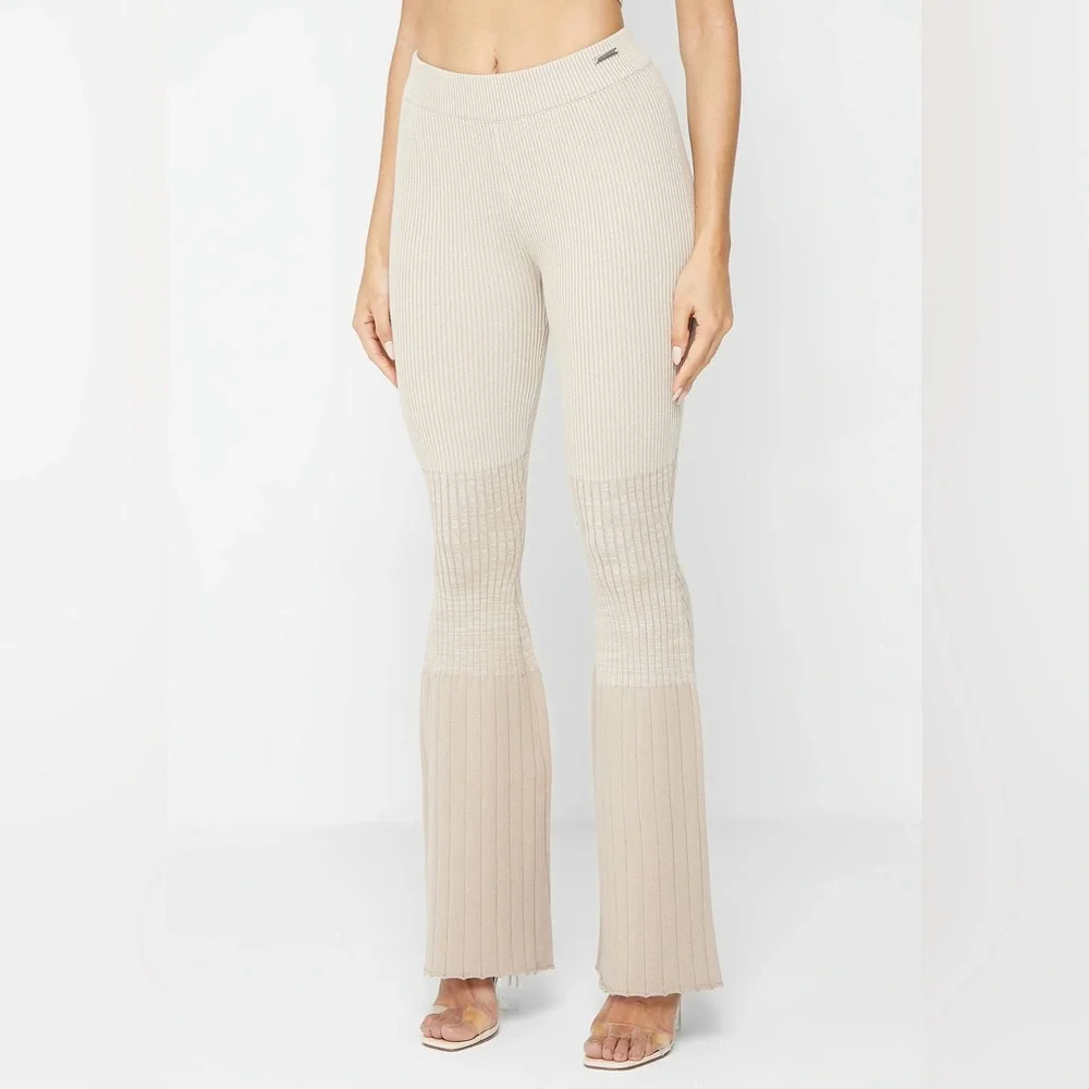 Manière de Voir Set - Beige Ribbed Contour Crop Top & Ombré Flared Leggings - Picture 7 of 15